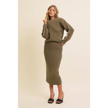 Load image into Gallery viewer, Elizabeth Pullover Sweater
