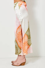 Load image into Gallery viewer, Satin Bandana Print Skirt
