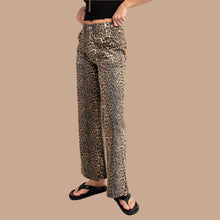 Load image into Gallery viewer, Leopard Print Flare Jeans with Pockets
