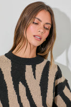 Load image into Gallery viewer, TIGER STRIPE SWEATER
