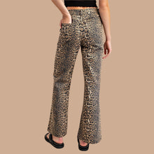 Load image into Gallery viewer, Leopard Print Flare Jeans with Pockets
