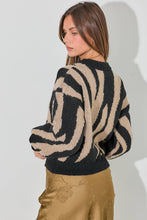 Load image into Gallery viewer, TIGER STRIPE SWEATER
